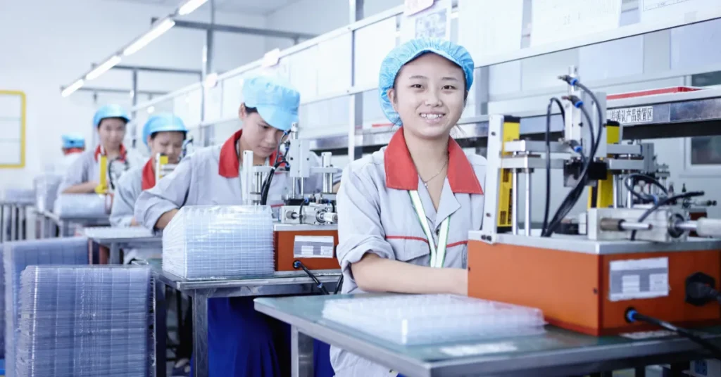 Sistem absensi karyawan pabrik multi line produksi